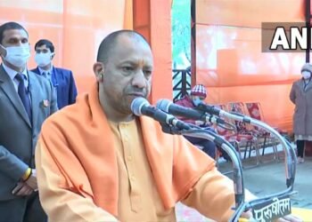 दंगे, कर्फ्यू, गुंडागर्दी और भ्रष्टाचार कांग्रेस की पहचान है: योगी आदित्यनाथ