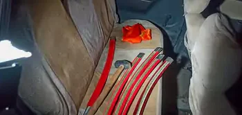 आफताब को ले जा रही वैन पर हमले की कोशिश:फोरेंसिक लैब के बाहर 4-5 लोग तलवार लेकर दौड़े; कहा- हम उसके 70 टुकड़े करने आए थे