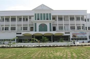 प्रयागराज : लाल बंधुओं के करीबी शुआट्स पीआरओ के बंगले में छापामारी, एसआईटी ने खंगाले दस्तावेज