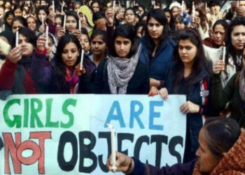 क्यों किसी बच्ची की छीन रहा है मुस्कान