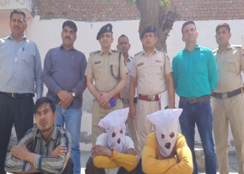 पूर्व सरपंच से एक लाख रुपए लूटने.