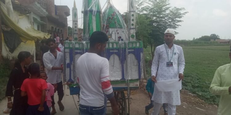 मंझनपुर तहसील के राक्सवारा गांव में 12 रवि उल का जुलूस