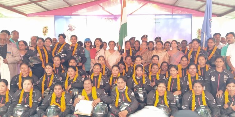 CRPF महिला बाइकर्स (यशस्विनी) का आज दिनांक 16/10/23 को जनपद प्रयागराज के चंद्रशेखर आजाद पार्क में प्रातः 9:00 बजे भव्य स्वागत