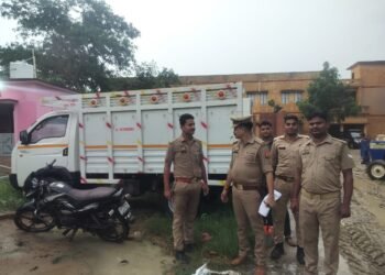 जिलाधिकारी बलिया के आदेश पर गो-तस्करी में संलिप्त अभियुक्त की 03 लाख 35 हजार की सम्पत्ति किया गया जब्त