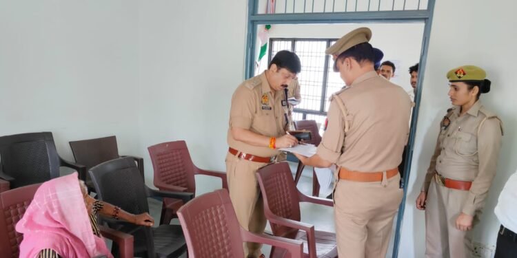 पुलिस अधीक्षक कौशाम्बी द्वारा पुलिस कार्यालय में जनसुनवाई की गयी।