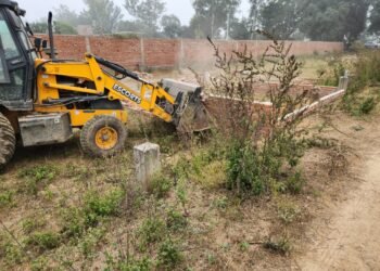 अनाधिकृत प्लाटिंग पर चला विकास प्राधिकरण का बुल्डोजर