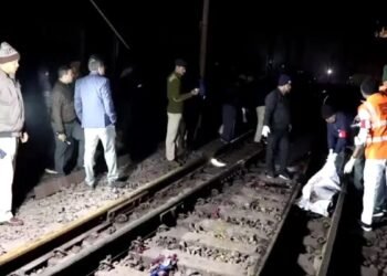 एक्सप्रेस; संभलने का नहीं मिला मौका |