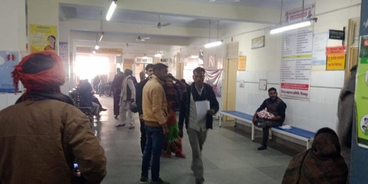 चित्रकूट ब्रेकिंग — जिला अस्पताल में दलालों का लग रहा जमघट,