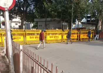 AAP Protest: ‘पहले वोट चोरी किए अब…’, केजरीवाल का दावा- पूरी दिल्ली में रोके जा रहे पार्टी कार्यकर्ता, हिरासत में भी लिए