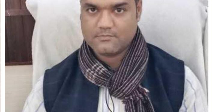 नवांगतुक खण्ड विकास अधिकारी पीयूष त्रिपाठी ने संभाला मानिकपुर विकास खंड का पदभार