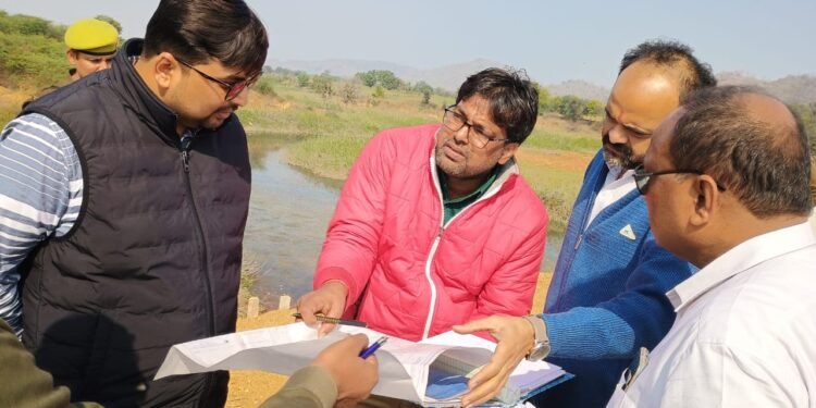 जिलाधिकारी श्री अभिषेक आनन्द ने आज देवांगना घाटी|