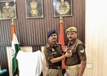 सर्विलांस सेल में नियुक्त मुख्य आरक्षी श्री जितेन्द्र कुमार कुशवाहा को DGP प्रशंसा-चिन्ह ( सिल्वर मेडल) से अलंकृत किया गया