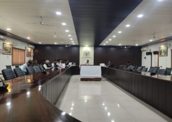 जिलाधिकारी श्री अभिषेक आनंद की अध्यक्षता |