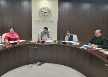 जिलाधिकारी श्री अभिषेक आनन्द की अध्यक्षता में लोकसभा सामान्य निर्वाचन- 2024 की विभिन्न व्यवस्थाओं में लगाए गए नोडल अधिकारियों की बैठक कलेक्ट्रेट सभागार में संपन्न हुई।