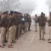 Live: सीमाओं पर सुरक्षा व्यवस्था चाक-चौबंद, पुलिस ने कहा ‘हम किसान नेताओं से कर रहे हैं बात’