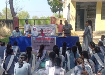 राष्ट्रीय सेवा योजना के सात दिवसीय विशेष शिविर के दूसरे दिन “बेटी बचाओ बेटी पढ़ाओ” पर हुई संगोष्ठी और भाषण प्रतियोगिता