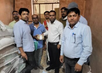 आयुक्त, खाद्य सुरक्षा एवं औषधि प्रशासन, लखनऊ के आदेश तथा जिलाधिकारी