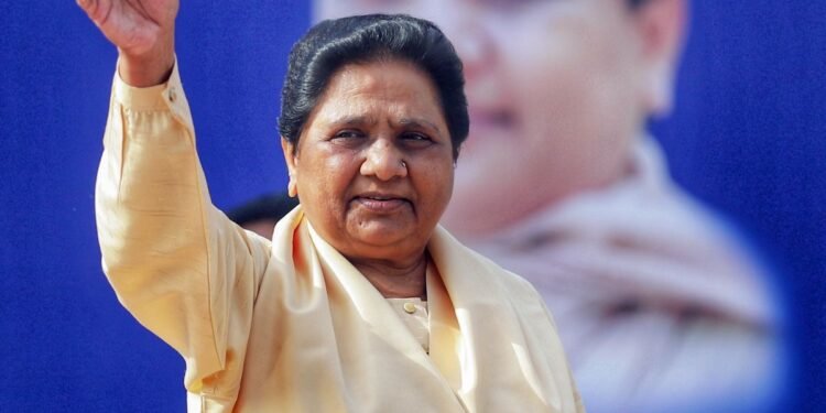 बसपा को नहीं मिला आकाश, मायावती का ग्राफ भी गिरा; BSP को सबसे अधिक सपा ने लगाई सेंध