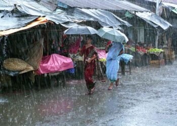 70 KM की स्पीड से आएगा तूफान, इन राज्यों में गरज के साथ बरसेंगे बादल, मुंबई में प्री मानसून का दस्तक