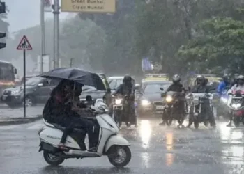 महाराष्ट्र में बारिश से हाहाकार, IMD का रेड अलर्ट