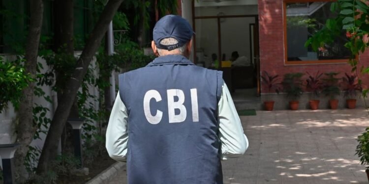 NEET 2024: मुखिया के भांजे ने रची थी झारखंड से पेपर उड़ाने की साजिश; ई-रिक्शा से बैंक भेजा गया था प्रश्न पत्र