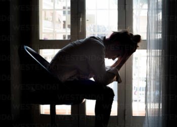 हसीना का हसीन जाल: युवती ने बातचीत कर युवक को मिलने बुलाया…जान बचाकर भागा लड़का