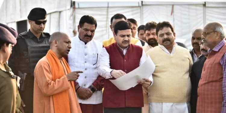 सीएम योगी के वाराणसी दौरे का दूसरा दिन, बोले- पहले वरूणा फिर असि नदी का करेंगे विकास