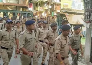 मना करने पर भी नहीं रोका मस्जिद में अवैध निर्माण, भारी विरोध के बीच प्रशासन का बड़ा एक्शनमना करने पर भी नहीं रोका मस्जिद में अवैध निर्माण