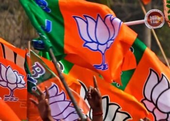 आखिर क्यों मुंबई में अपनी सुरक्षित सीटों पर भी उम्मीदवार नहीं उतार पाई BJP?