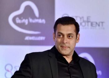 सलमान का जबरा फैन! 5 KM घुटनों के बल चला, मंदिर में जलाया भाईजान के नाम का दिया