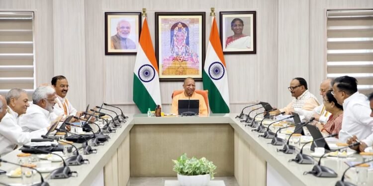 प्रभारी मंत्रियों से बोले सीएम योगी, जीतेंगे सभी सीटें