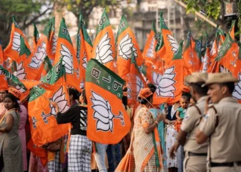 UP उपचुनाव से पहले बीजेपी ने दिया झटका! वो 4 नेता कौन? जिन्हें दिखाया बाहर का रास्ता