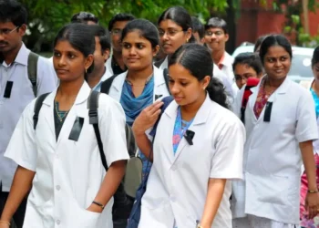 हाइब्रिड मोड में परीक्षा, सीमित होंगे नीट यूजी के अटेम्प्ट? राधाकृष्णन पैनल ने सुझाए बड़े बदलाव