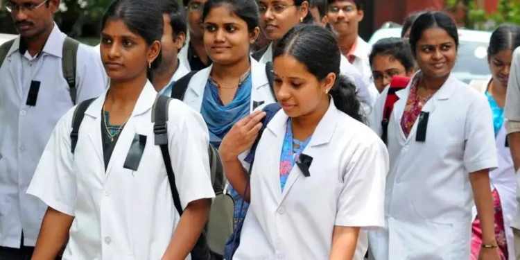 हाइब्रिड मोड में परीक्षा, सीमित होंगे नीट यूजी के अटेम्प्ट? राधाकृष्णन पैनल ने सुझाए बड़े बदलाव