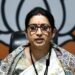 ‘धारा 370 के लिए प्रस्ताव पास करना देश तोड़ने की मानसिकता’, स्मृति ईरानी की खरी-खरी