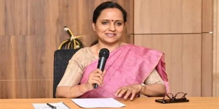 IAS अधिकारी सुजाता की छुट्टी बढ़ाने का आवेदन खारिज; अस्पताल से नवजात चोरी और वसूली करते पांच गिरफ्तार