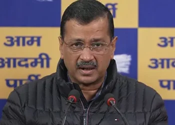 केजरीवाल पर FIR चाहती है कांग्रेस, AAP का पलटवार- ‘इंडिया’ से बाहर करने पर चर्चा करेंगे
