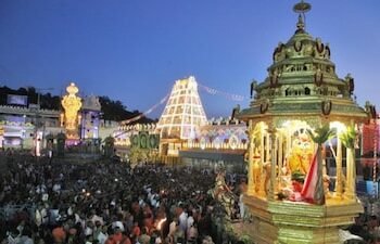 तिरुपति मंदिर भगदड़ मामले में पुलिस ने दर्ज की दो अलग-अलग एफआईआर; चौतरफा घिरी चंद्रबाबू नायडू सरकार