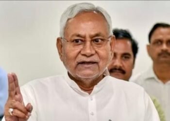 बिहार में गजब बा! मुख्यमंत्री नीतीश, मंत्रियों-विधायकों समेत 8 लाख कर्मचारियों की क्यों रुक गई सैलरी, जानिए