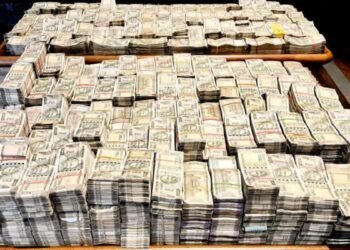 जिला शिक्षा पदाधिकारी के घर नोट गिनने की मशीन पहुंची; चार जिलों में छापा, DEO के पास करोड़ों की संपत्ति