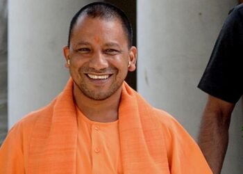 UP: महाकुंभ पर टिप्प्णी को लेकर भड़के सीएम योगी, बोले- गिद्धों को लाशें नजर आती हैं सनातन की सुंदरता नहीं