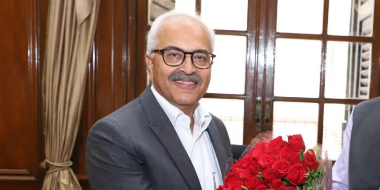  राज्यपाल अजय भल्ला ने हथियार सौंपने के लिए 7 दिन का दिया अल्टीमेटम, कहा- आगे आएं और शांति चुनें