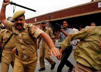 महाकुंभ में पुलिस लाठीचार्ज के दावे से वायरल वीडियो झारखंड का है