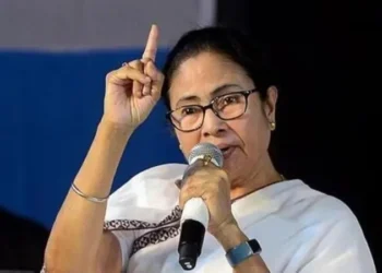 ‘नीतीश-नायडू को चुप्पी से क्या मिलता है?’ वक्फ बिल पर इमामों के सम्मेलन में बोलीं ममता बनर्जी