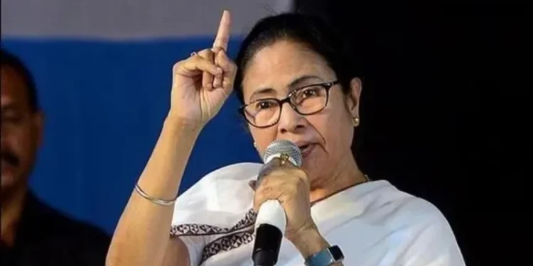 ‘नीतीश-नायडू को चुप्पी से क्या मिलता है?’ वक्फ बिल पर इमामों के सम्मेलन में बोलीं ममता बनर्जी