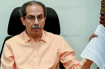 Waqf Amendment Bill पर मुस्लिमों के मसीहा बने Uddhav Thackeray, आखिर क्यों जताया नेता का आभार?